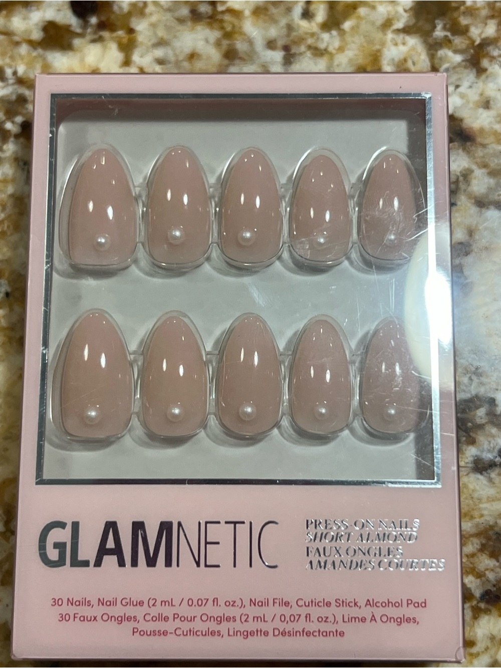 GLAMNETIC Wifey Short Almond Press-On Nails